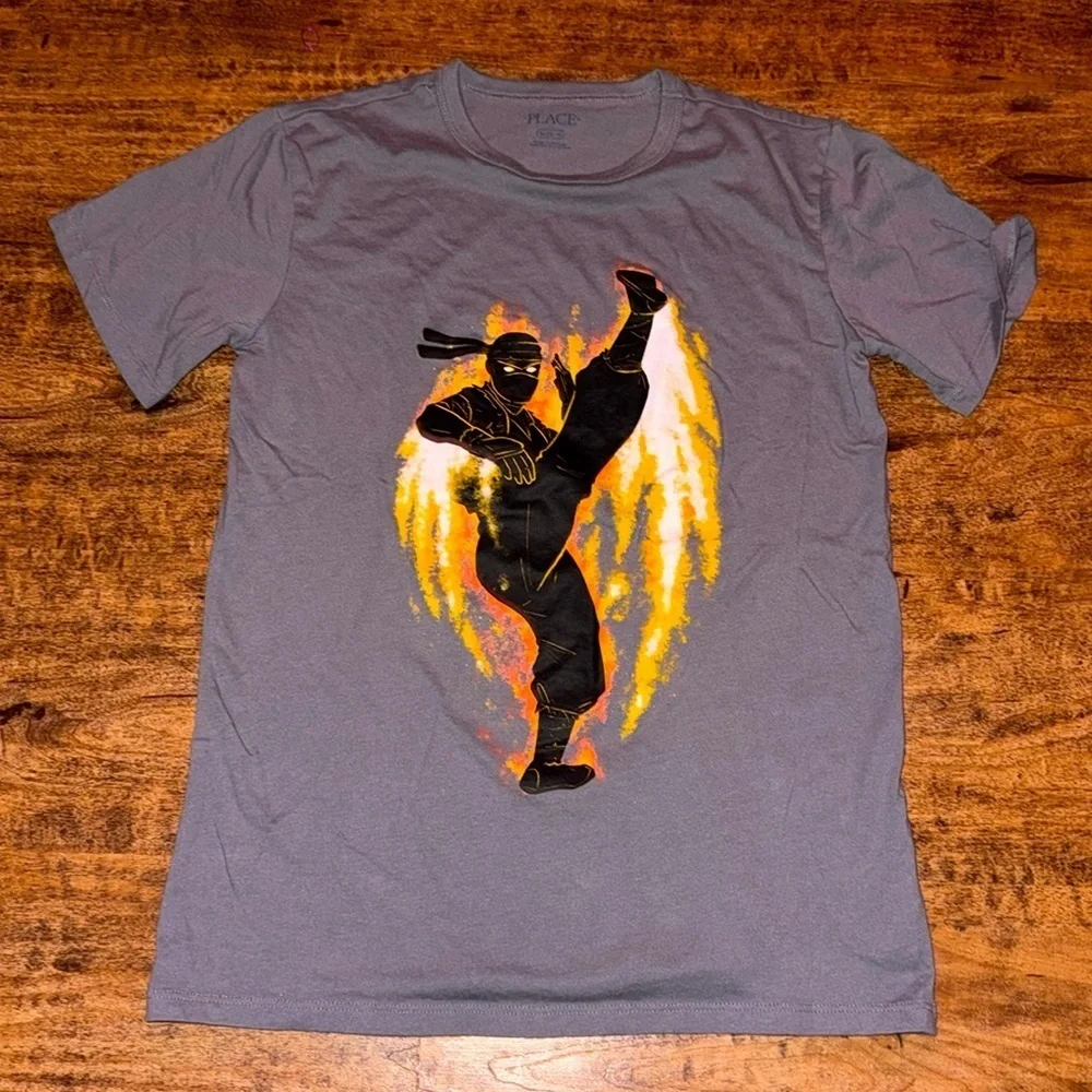 Ninja 🥷 graphic tee boys size XL